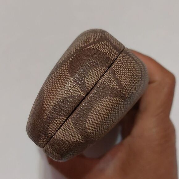 Coach Signature Brown Tan Sunglasses Clam Shell Hard Case - Picture 5 of 8